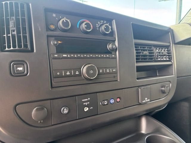 2026 Chevrolet Express Passenger 1LS