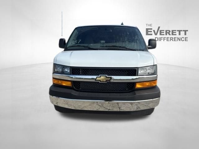 2026 Chevrolet Express Passenger 1LS