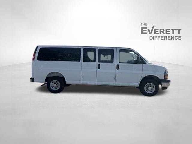 2026 Chevrolet Express Passenger 1LS