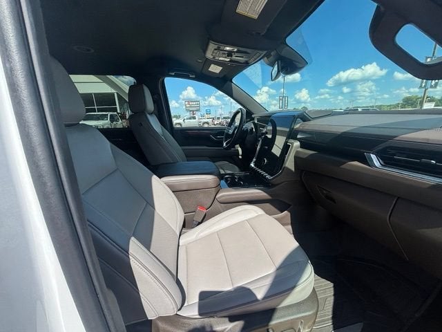 2025 GMC Yukon Elevation