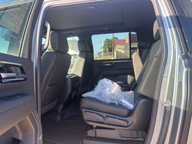 2026 Chevrolet Suburban Z71 - Photo 12