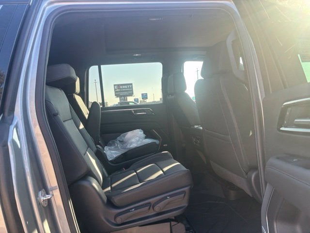 2026 Chevrolet Suburban Z71 - Photo 14