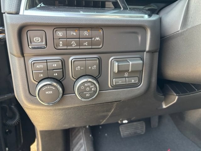 2026 Chevrolet Suburban RST - Photo 21