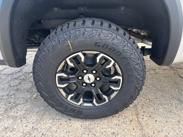 2026 Chevrolet Silverado 1500 ZR2 - Photo 9