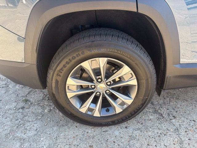 2027 Chevrolet Equinox LT - Photo 9