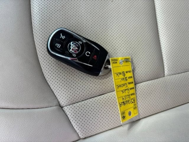 2024 Buick Enclave Essence