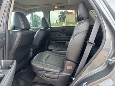 2023 Nissan Pathfinder SL FWD