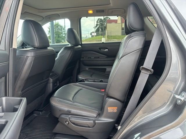 2023 Nissan Pathfinder SL FWD