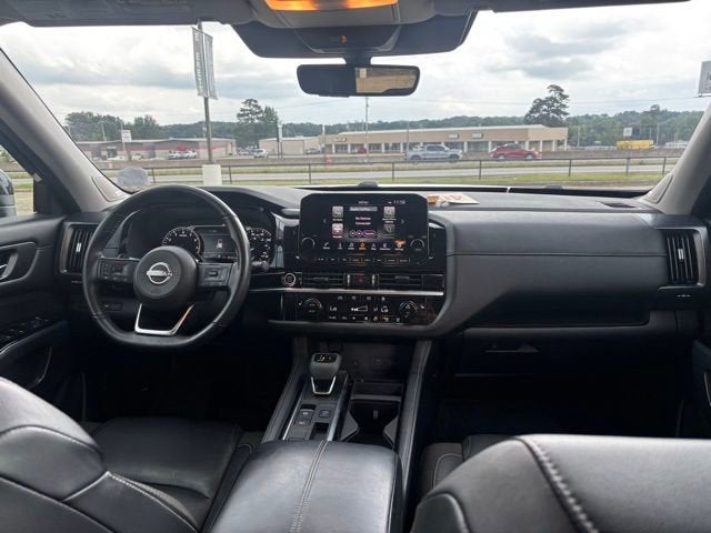 2023 Nissan Pathfinder SL FWD