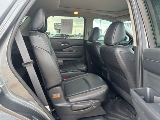 2023 Nissan Pathfinder SL FWD