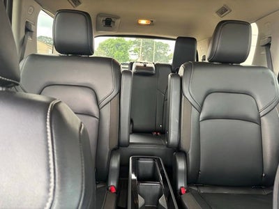2023 Nissan Pathfinder SL FWD