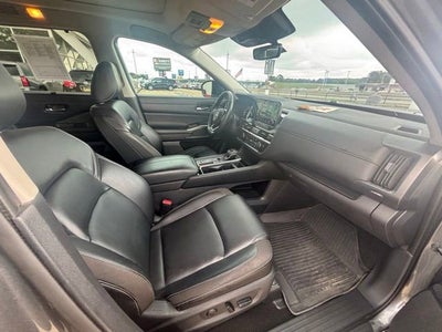 2023 Nissan Pathfinder SL FWD