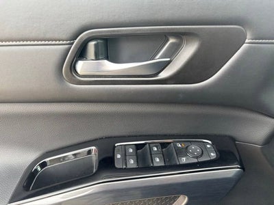 2023 Nissan Pathfinder SL FWD