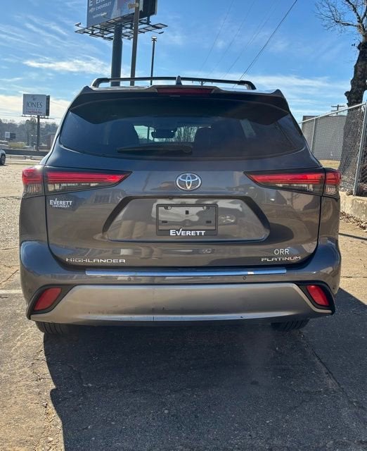 2022 Toyota Highlander Platinum