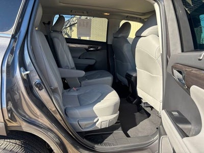 2022 Toyota Highlander Platinum