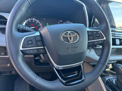 2022 Toyota Highlander Platinum