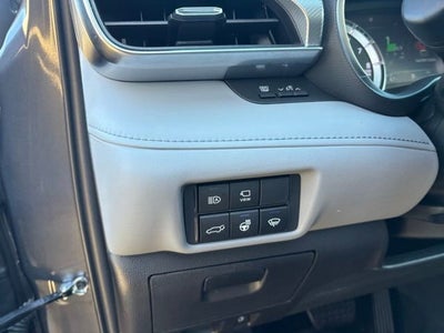 2022 Toyota Highlander Platinum