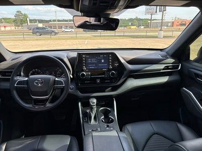 2022 Toyota Highlander XSE