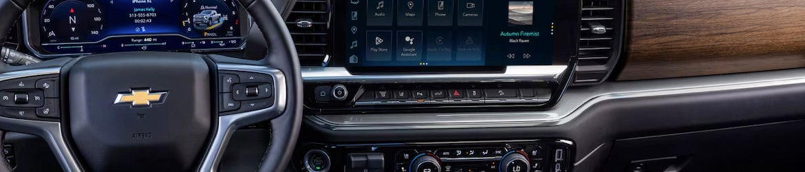 The infotainment system of the 2025 Chevrolet Silverado 2500 in Benton, AR