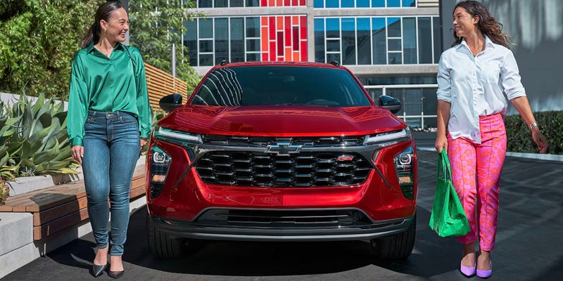 The front grille detail with the 2025 Chevrolet Trax in Benton, AR